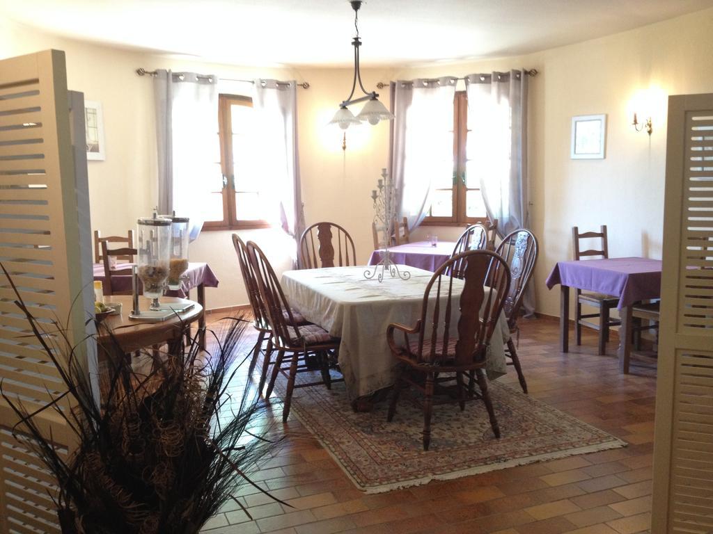 Logis Du Comte Bed & Breakfast Suze-la-Rousse Exterior photo