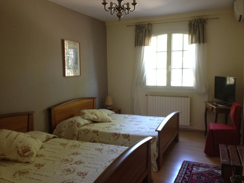 Logis Du Comte Bed & Breakfast Suze-la-Rousse Exterior photo